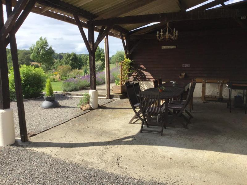 Les Verges Gites Exideuil-sur-Vienne Exteriör bild